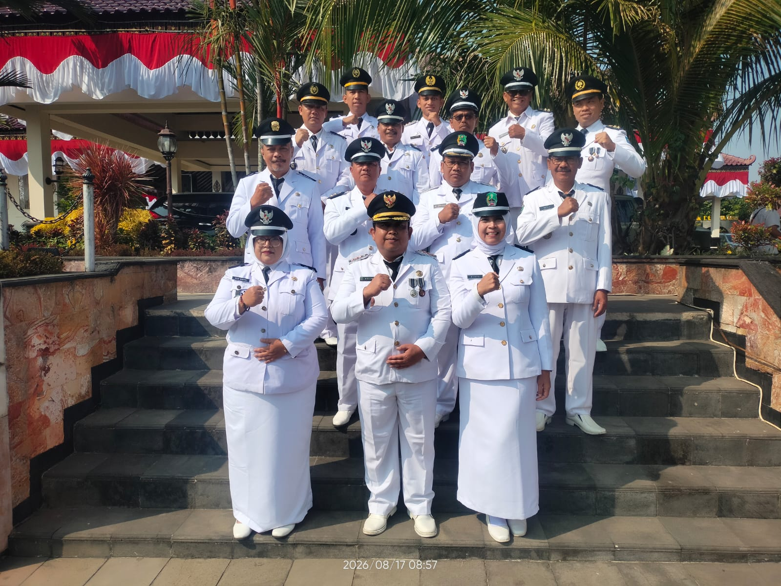 PEMDES RINGINAGUNG IKUTI UPACARA HUT KE-81 KEMERDEKAAN RI DI ALUN-ALUN KABUPATEN MAGETAN